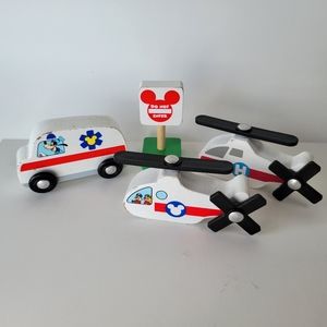 Melissa and Doug Hospital Disney Emergency Play Set Pieces